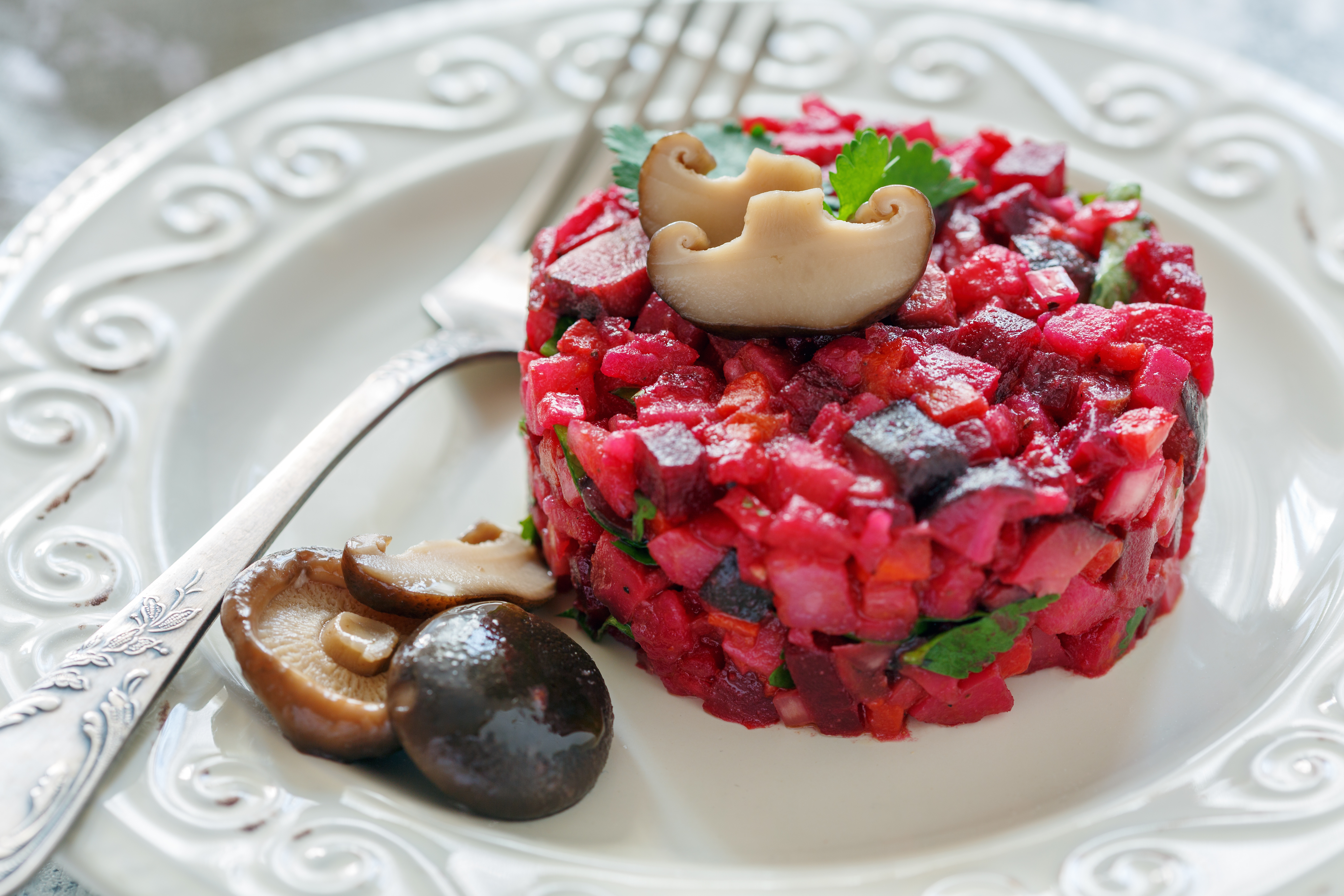 Tartare à la betterave et aux champignons