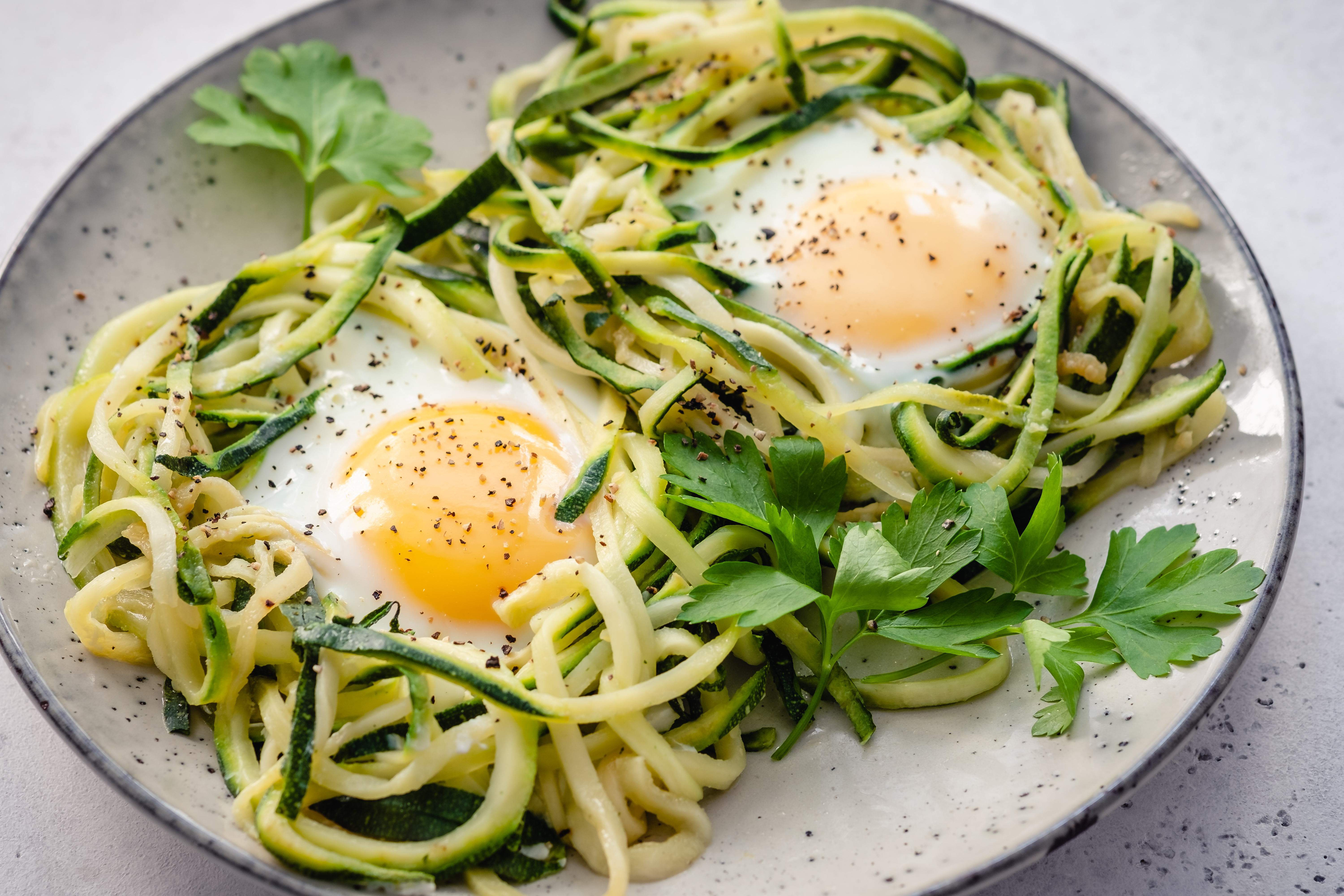 Spaghettis de courgette et oeuf