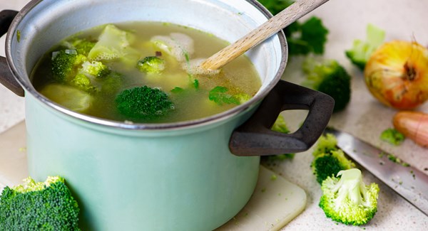 Bouillon miso, brocoli et tofu