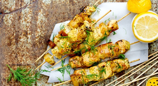 Brochettes de poulet au citron et aneth